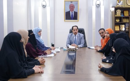 وزير الشباب والرياضة يلتقي بعدد من رائدات الأعمال المبتدئات في عدن