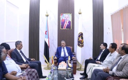 الجعري يناقش مع نائبي وزارتي المياه والبيئة والإدارة المحلية أوضاع الخدمات في محافظة المهرة