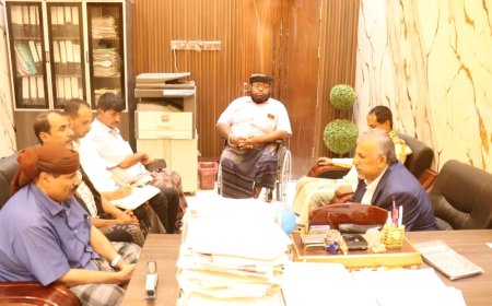 فريق التوجيه والرقابة الرئاسي وقيادة انتقالي المهرة يطلعون على نشاط صندوق النظافة والتحسين بالمحافظة