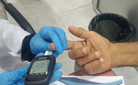 نظمته عيادات معاك الدولية:   إختتام فعاليات المخيم الطبي المجاني لأمراض الضغط والسكري بنجاح كبير 