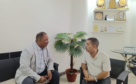 الجمحي يلتقي المدير الإقليمي لمؤسسة يمان بعدن لمناقشة تدخلاتهم الجديدة في القطاع الصحي بساحل حضرموت