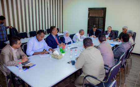 رئيس جامعة عدن يلتقي عمداء الكليات الموقعة على اتفاقيات الاعتماد الأكاديمي لمتابعة تنفيذ معايير الجودة