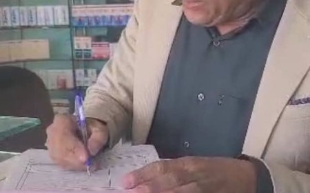 صحة عدن : إغلاق 5 صيدليات مخالفة وضبط أخرى في منطقة الممدارة بالشيخ عثمان