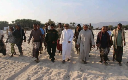 محافظ أرخبيل سقطرى يتفقد مخيم عومق السياحي ويؤكد دعم الجهود المحلية لتنشيط السياحة