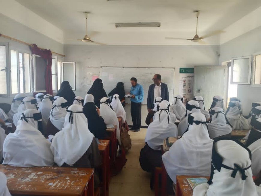 وكيل قطاع التعليم بوزارة التربية يتفقد سير العملية التعليمية بعدد من المدارس الحكومية والاهلية في مديرية البريقة بعدن 