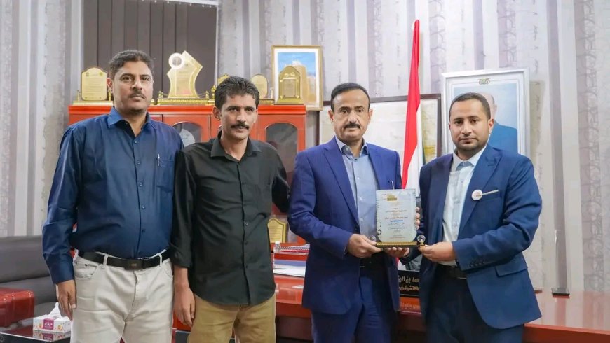 المحافظ بن الوزير يشيد بنجاح النسخة السادسة من معرض شبوة للكتاب وبالمشاركة العربية المتميزة والأنشطة المصاحبة