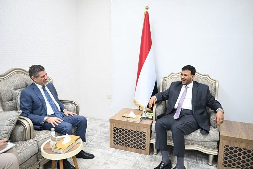 العليمي يبحث مع السفير الأمريكي سبل إنهاء الحرب ودعم الإصلاحات الاقتصادية في اليمن
