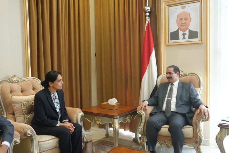 وزير الداخلية  يبحث مع السفيرة البريطانية أوجه التعاون الأمني وسبل تعزيز مجالات التدريب والتأهيل وبناء القدرات الأجهزة الأمنية