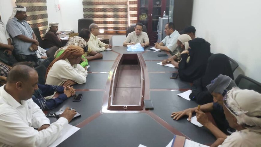 الحالمي وفريق التوجيه والرقابة الرئاسي   يعقدان لقاءاً مشتركاً لقيادتي الانتقالي والسلطة المحلية في مديرية تبن