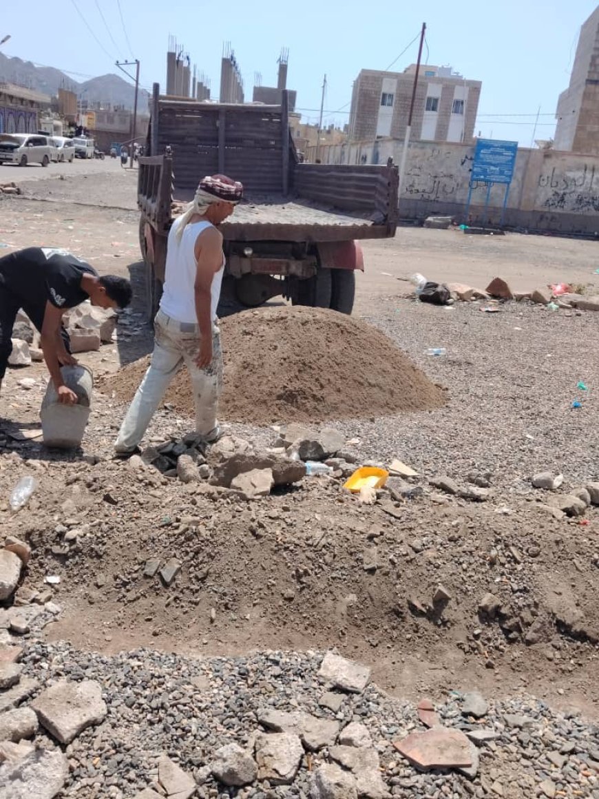 أبناء حالمين يرممون مقر وساحة نادي اتحاد الوديان الرياضي بلحج