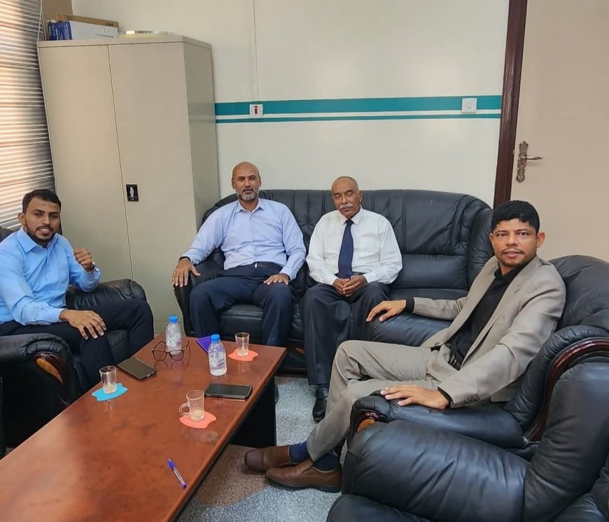 رئيس نقابة المهندسين اليمنيين بمحافظة حضرموت يلتقي عميد كلية الهندسة والبترول بجامعة حضرموت
