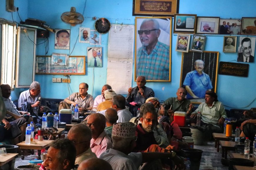 باشراف الوكيل سالم.. السلطة المحلية بعدن تكرم الشخصيات الوطنية احمد القعطبي وعبدالله عزيز