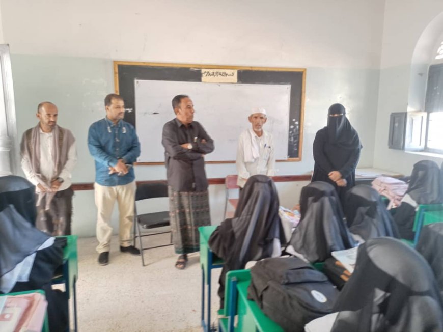 مقيبل والعمودي يتفقدان العملية التعليمية في مدارس دوعن