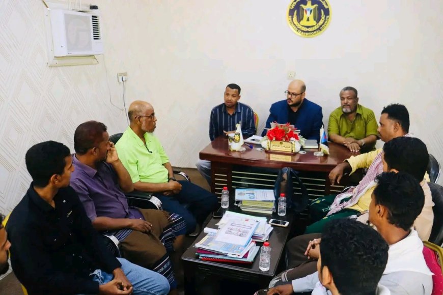 نائب رئيس انتقالي حضرموت يبحث مع رئيس نادي حضرموت للصم سبل دعم الأنشطة الرياضية لهذه الشريحة