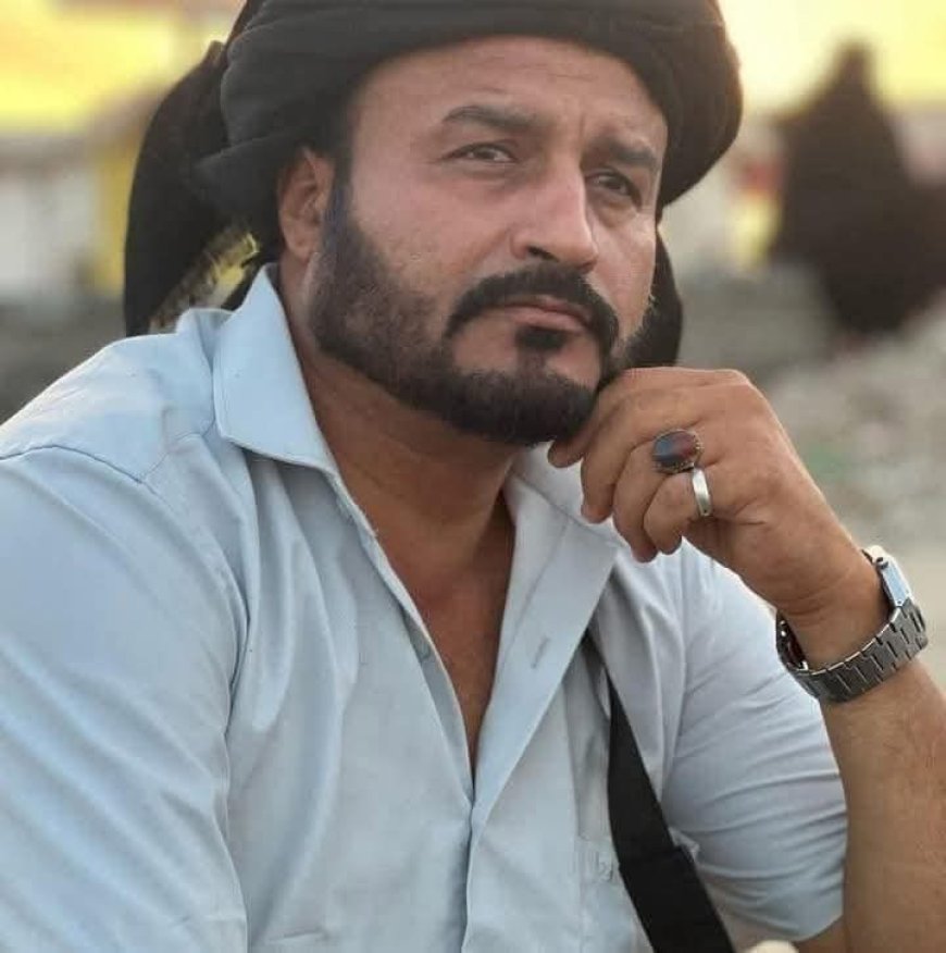 مدير تربية يافع رُصد يُعزّي الشيخ عبدالله عبدالقوي السرحي في وفاة نجله