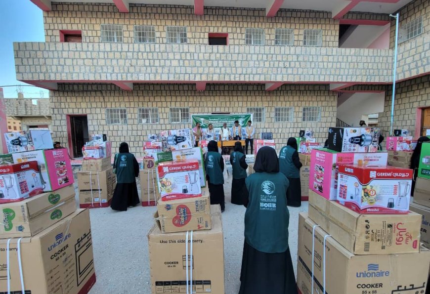بحضور المدير العام.. مركز الملك سلمان يسلم أدوات مهنية لـ 30 مستفيدة بميفعة ضمن مشروع التمكين لتحسين سبل العيش
