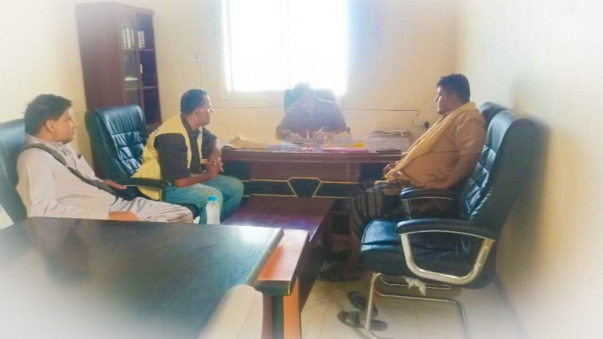 مدير عام مديرية رضوم يلتقي مقدم الدعم القانوني في منظمة INTERSOS لتوعية المجتمع المحلي بحقوق المهاجرين