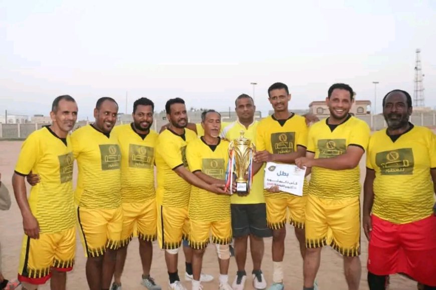 قدامى نادي الشباب بالغيضة يتغلبون على قدامى نادي السلام بالعبري بثلاثة أهداف لهدفين في مباراة احتفالية بذكرى ثورة 14 أكتوبر المجيدة