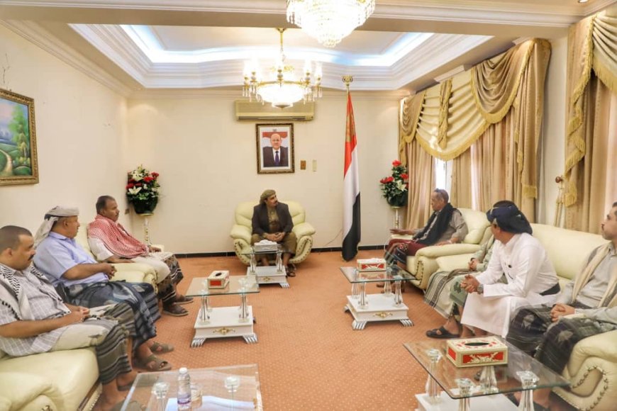 محافظ حضرموت يصل سيئون ويناقش الأوضاع الخدمية والأمنية مع قيادات السلطة المحلية والعسكرية