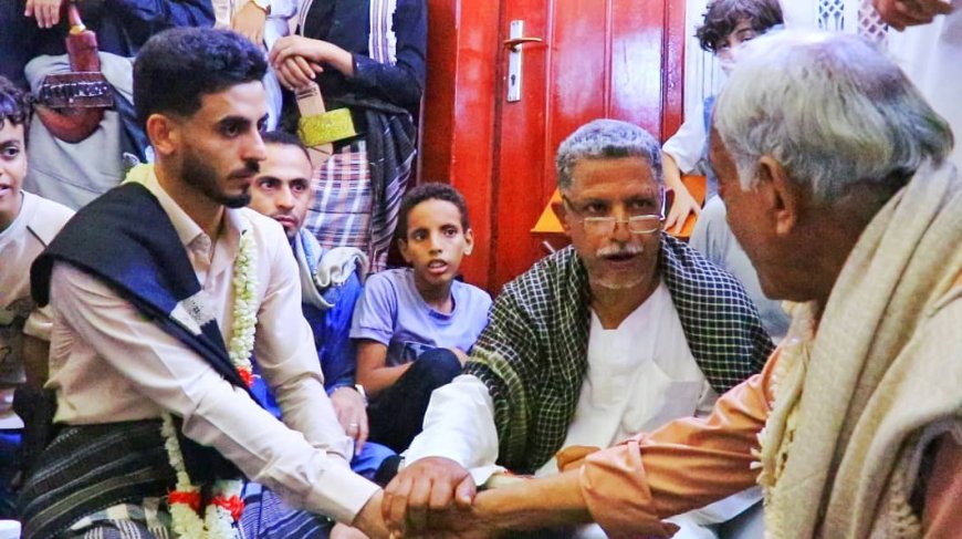 الشاب الخلوق عبدالإله الواقدي يحتفل بعقد قرانه وسط أجواء من الفرح والبهجة بعدن