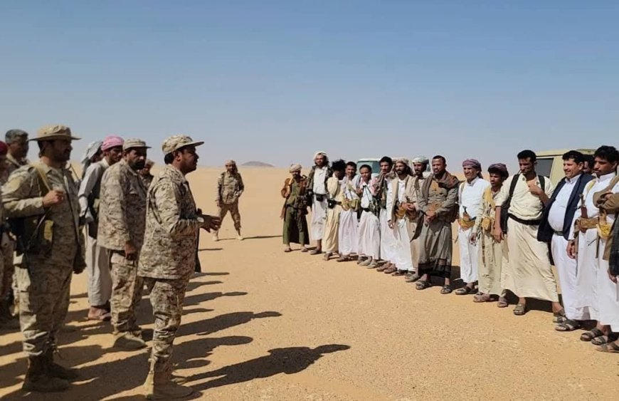 الجوف.. قائد المنطقة العسكرية السادسة اللواء حنتف يلتقي قبائل بني نوف، والقبائل تعلن وقوفها الى جانب قوات الجيش