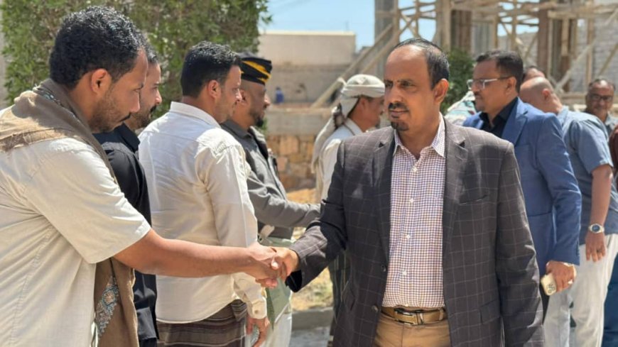 محافظ حضرموت يُقدم واجب العزاء لذوي الفقيد الشيخ علي بن صالح بن يمين