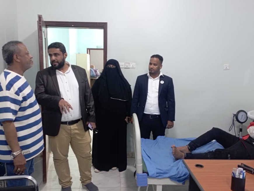 مدير دائرة الصحة المدرسية بالمحافظة يستقبل مدير مستشفى هيا اليحيا ويطلعه على الخدمات الصحية المدرسية فيها