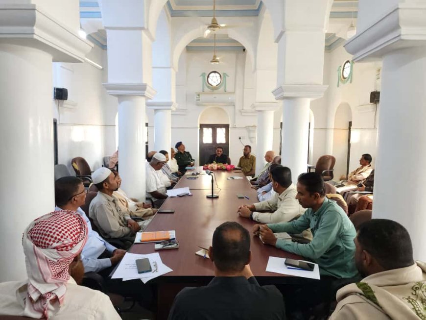 مدير عام مديرية تريم يترأس اجتماع الدورة العادية الخامسة للعام 2025م للمكتب التنفيذي