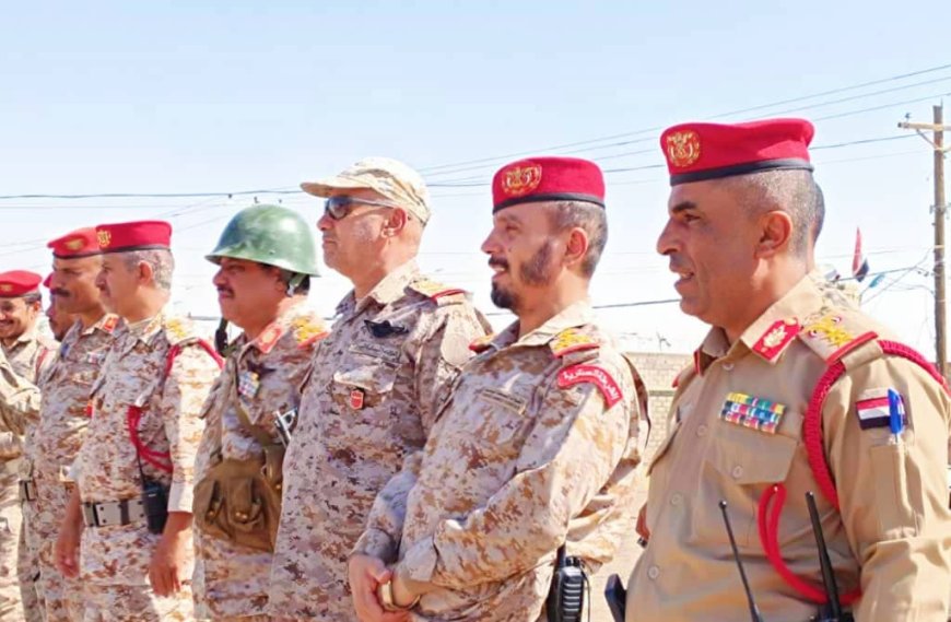 أركان قوات الشرطة العسكرية يزور فرع مأرب ويشيد بجاهزيته ويشهد عرضًا عسكريًا رمزيًا