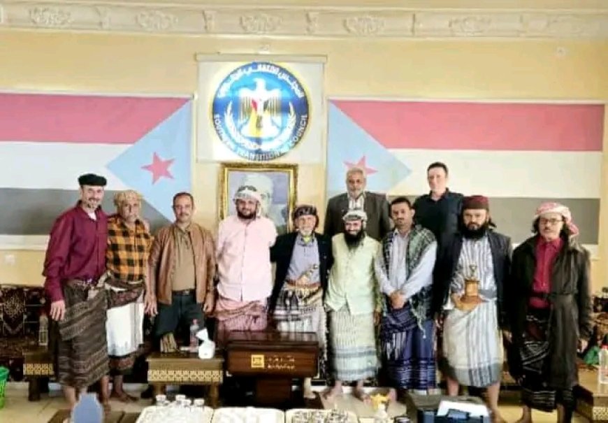 العميد الوالي يزور الشيخ عبدالرب النقيب للاطمئنان على صحته ويثمن مواقفه الوطنية