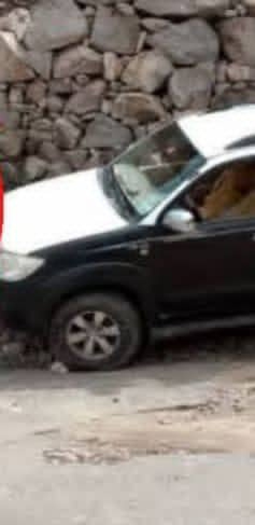 نجاة مسؤولين محليين في مديرية مشرعة وحدنان من حادث مروري مؤسف بتعز