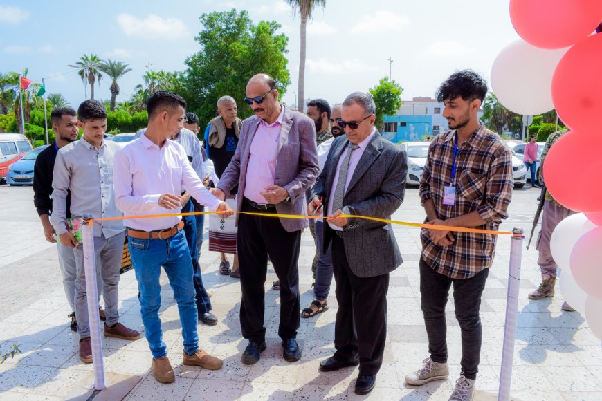في إطار احتفالاتها بالذكرى الخمسين لتأسيسها… كلية الطب بجامعة عدن تنظم طبقًا خيريًا دعمًا للمجتمع