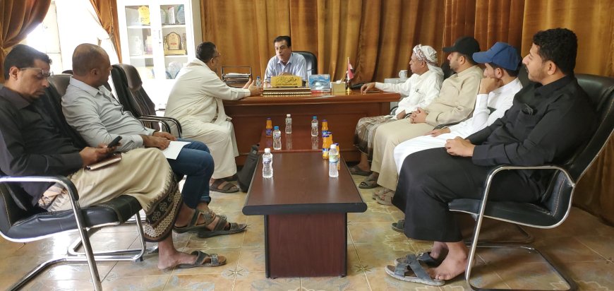 مدير عام مديرية القطن يلتقي الشيخ حسين غالب العامري 