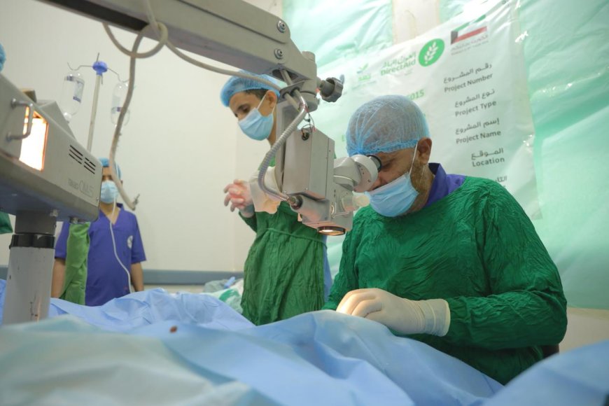 العون المباشر تدشن مخيمًا طبيًا مجانيًا لإزالة المياه البيضاء