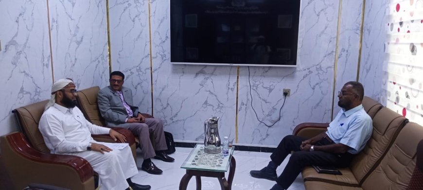 مدير عام تريم يزور مدير عام مكتب الأوقاف والإرشاد بالوادي والصحراء