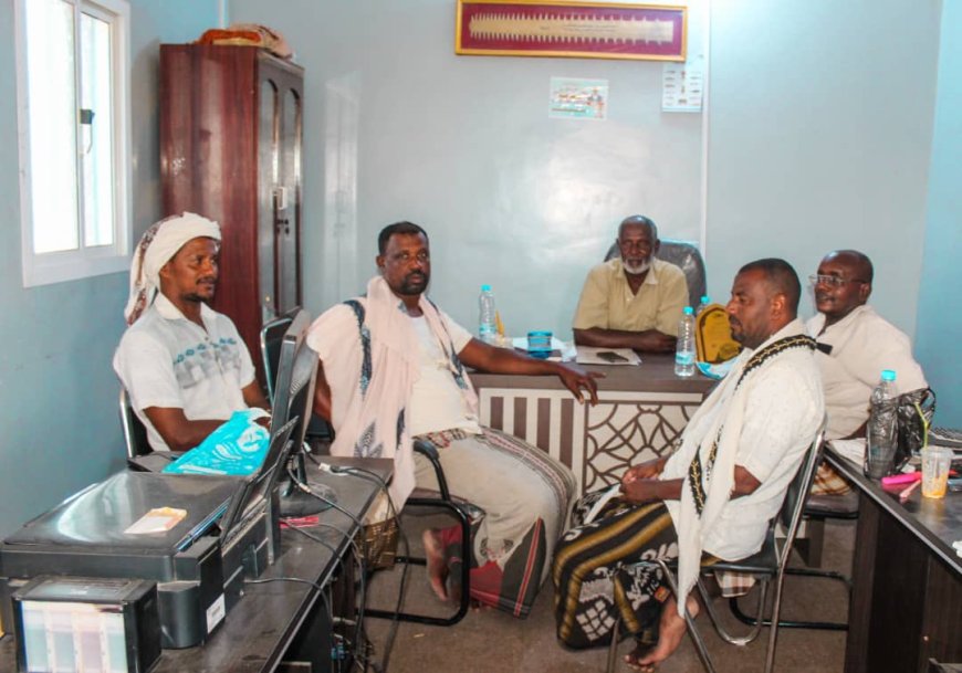 مدير هيئة المصائد في بروم ميفع يناقش مع المجلس الاداري لجمعية صيادي الحسي عدد من القضايا والمستجدات