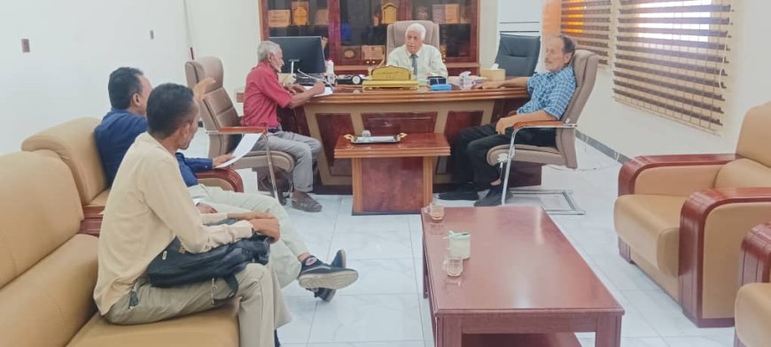 رئيس جامعة لحج يجتمع بلجنة شؤون الطلاب لمناقشة العديد من الملفات والقضايا والموضوعات الطلابية