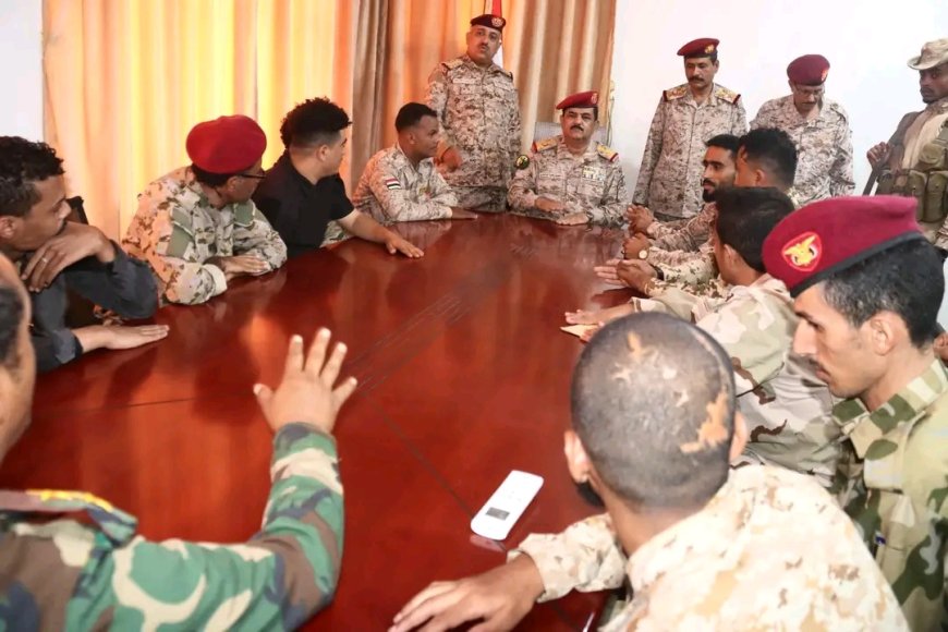 الفريق الركن الداعري يؤكد أن ملف الجرحى وإنهاء معاناتهم من أولويات قيادة وزارة الدفاع