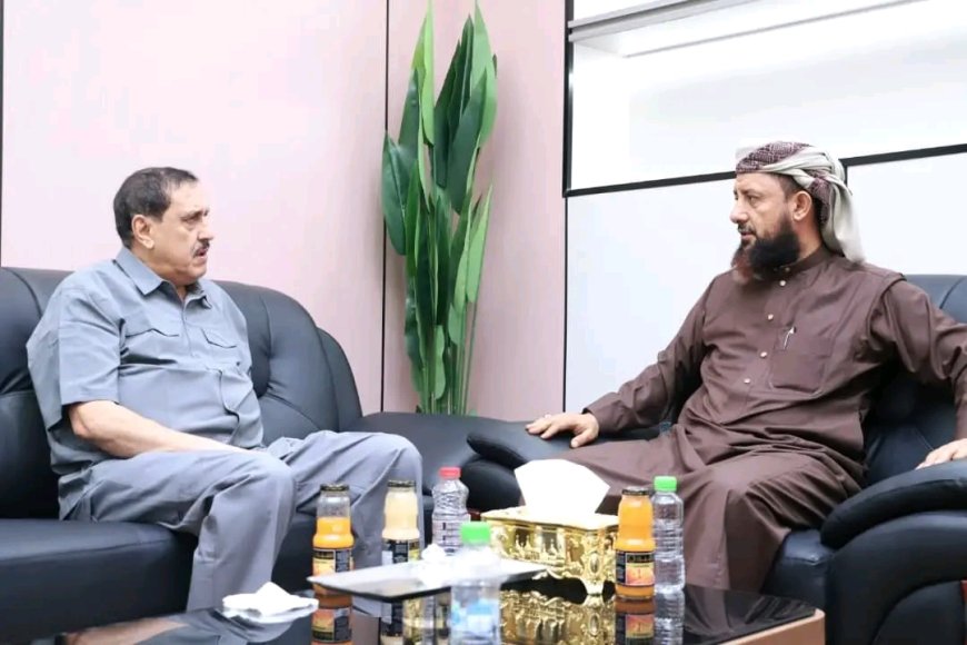 نائب وزير الأوقاف يناقش مع مدير أمن عدن الإسناد الأمني لتأمين وحماية أراضي وأصول الأوقاف