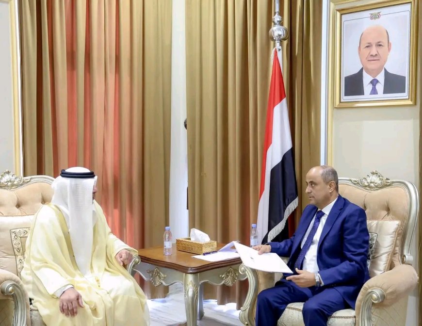 رئيس الوزراء يتسلم رسالة خطية من نائب الرئيس الإماراتي