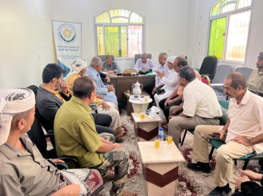 اتحاد الجمعيات والمؤسسات يعقد اجتماعًا مع اللجان المجتمعية لتعزيز التعاون المشترك