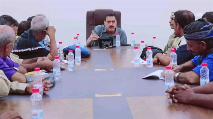اللواء مطهر الشعيبي يؤكد أهمية التنسيق مع اللجان المجتمعية لرصد المطلوبين وتعزيز الأمن بعدن