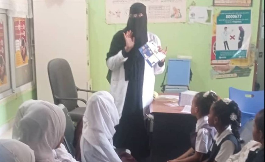 طالبات مدرسة الميثاق للبنات في الكود ينفذن زيارة علمية إلى مركز الأمومة