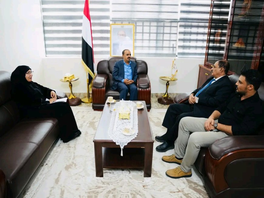 الإرياني يناقش مع محافظ الضالع تفعيل الجوانب الإعلامية والثقافية والسياحية