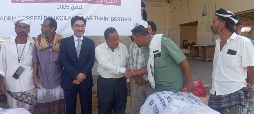 برعاية الوزير السقطري.. هيئة مصائد خليج عدن تدشّن توزيع شباك مع مستلزماتها لـ 40 صياداً في عدن