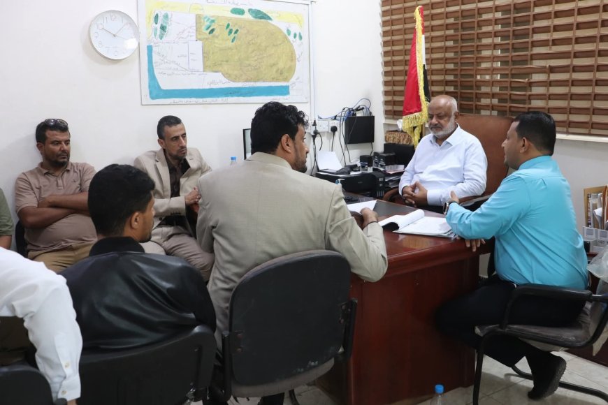 محافظ الحديدة يبحث مع وفد وزارة العدل سبل تطوير المنظومة القضائية بالمحافظة