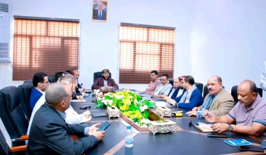 وزير الأوقاف والإرشاد يترأس اجتماعاً للجنة الحج العليا