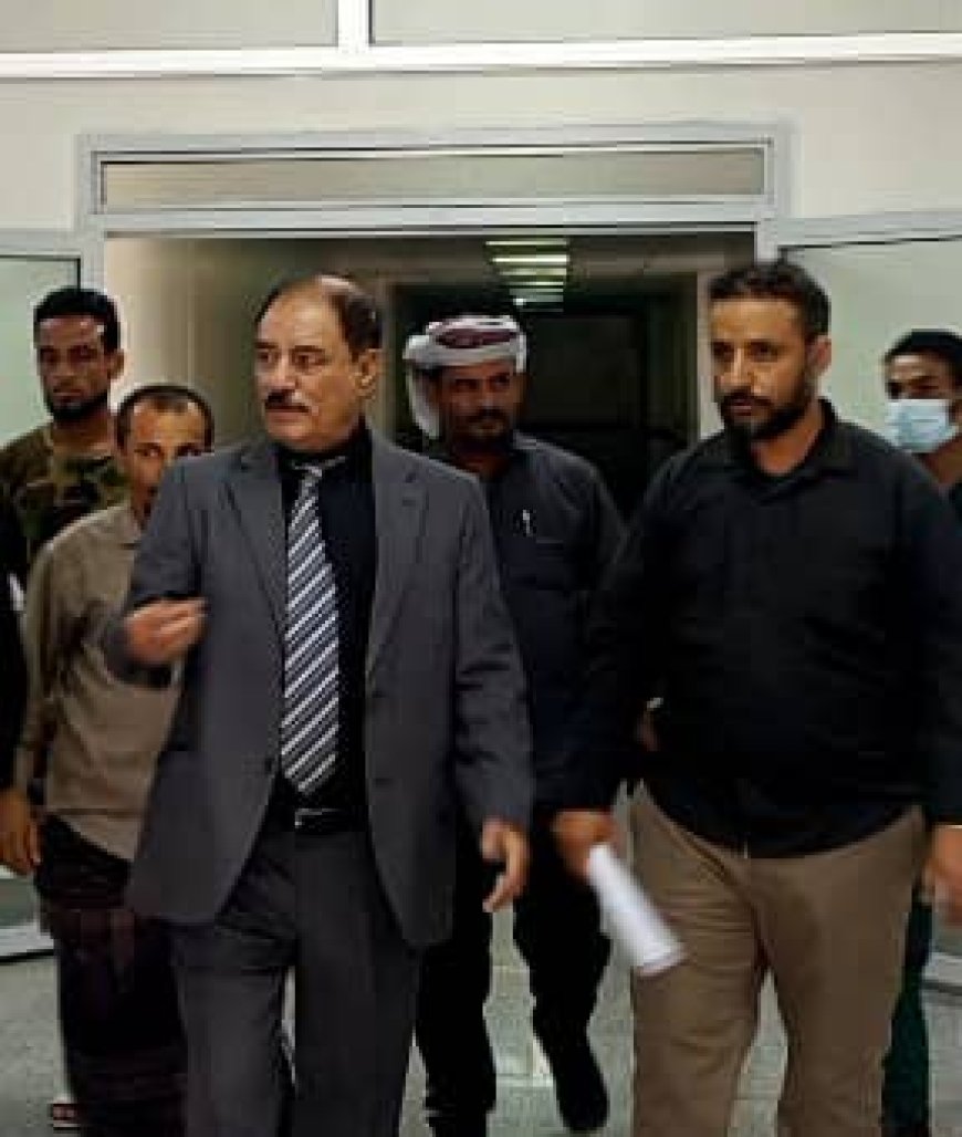 محافظ الضالع يوجه بتجهيز مستشفى الضالع المركزي بالأجهزة والمعدات الطبية بتكلفة 250 مليون