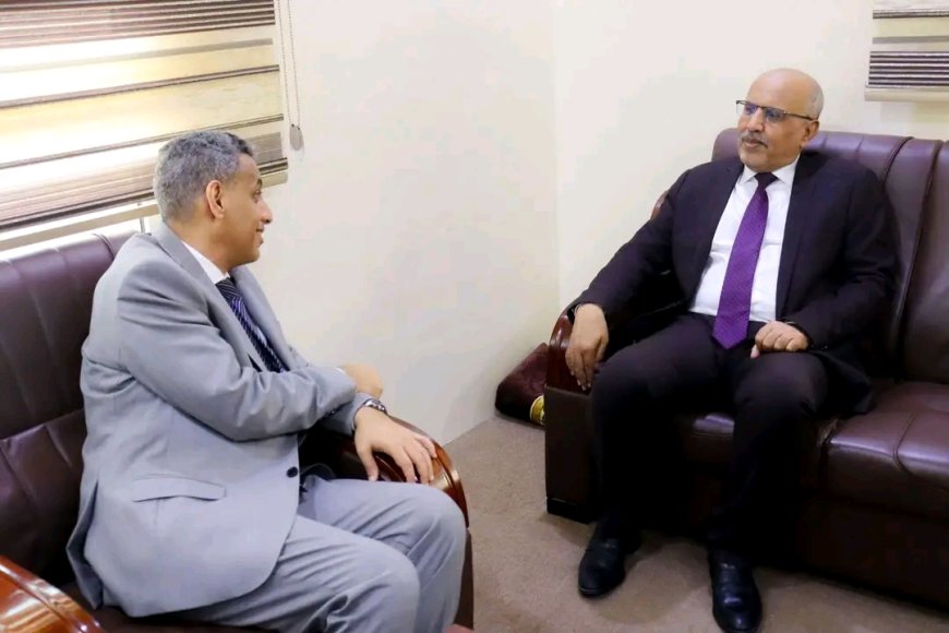 الكثيري يؤكد دعم المجلس الانتقالي لجهود تعزيز اللامركزية وتمكين السلطات المحلية