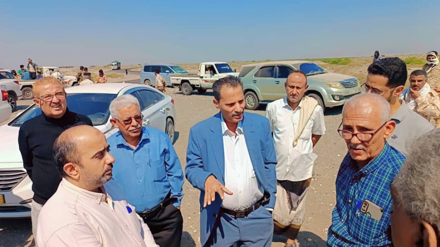 يحدث الآن: محافظ ابين يتفقد سير انشاء مشروع الطاقة الشمسية بقدرة 70 ميجا